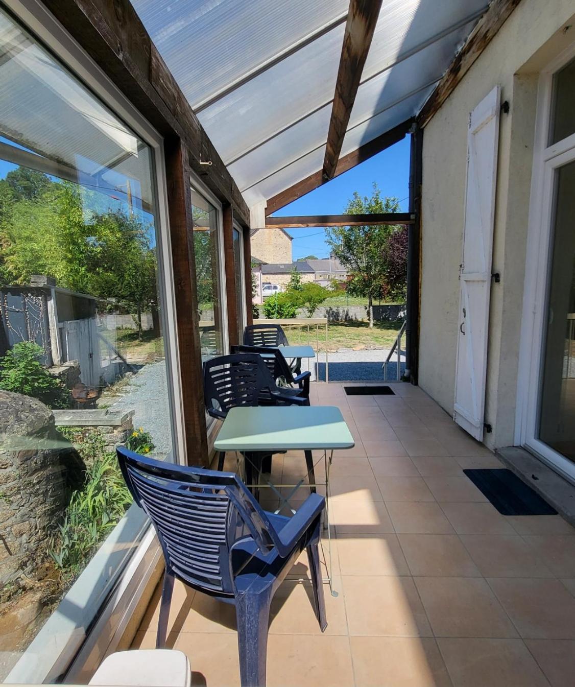 Holiday home De La Fontaine La Bazouge-des-Alleux